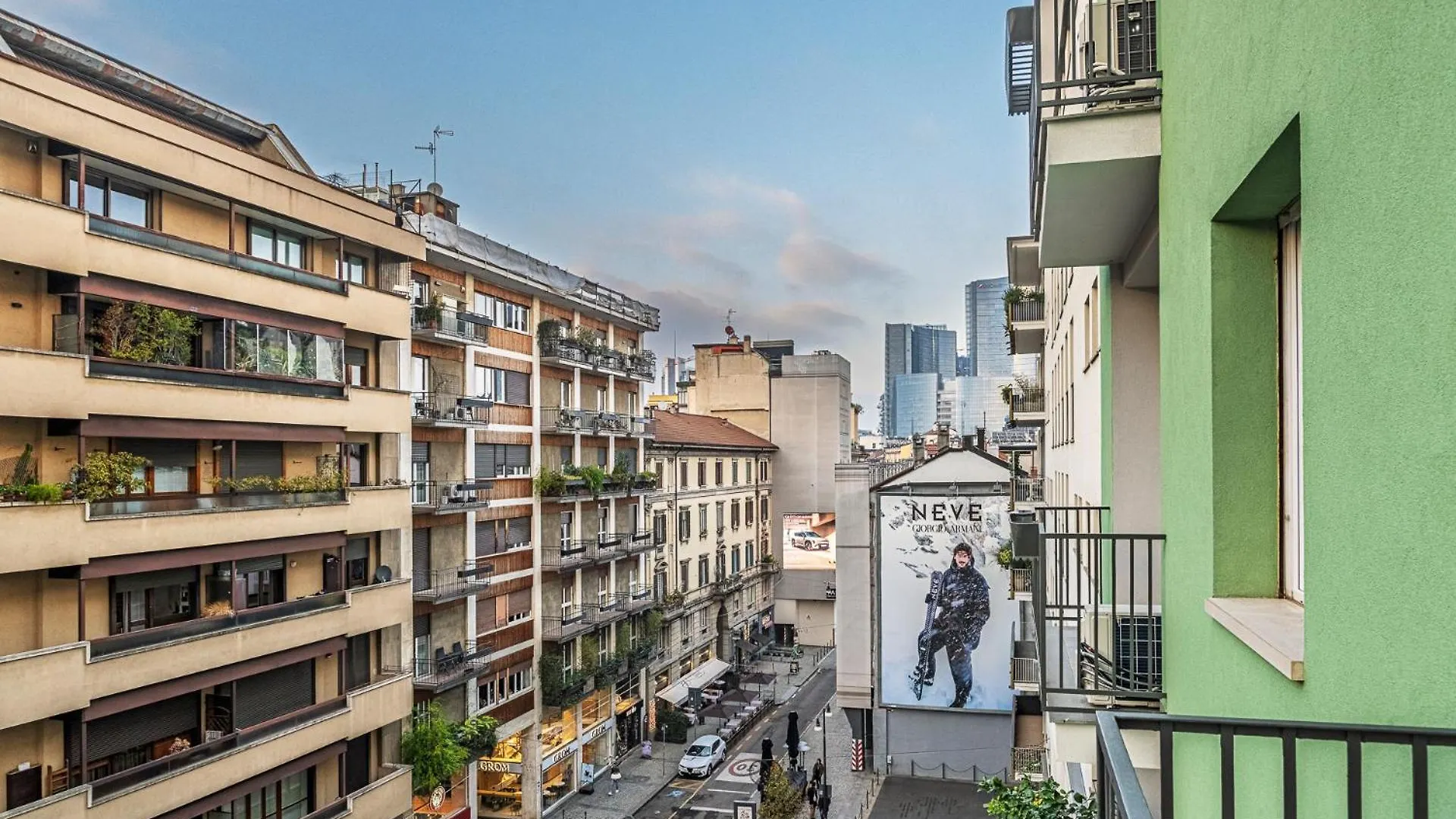Luxury 4 Bedrooms Apartment In The Center Of Milan
