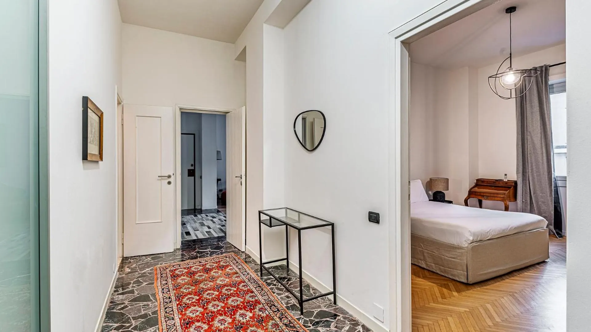 Luxury 4 Bedrooms Apartment In The Center Of Milan