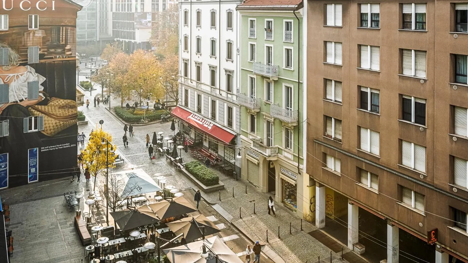 Luxury 4 Bedrooms Apartment In The Center Of Milan
