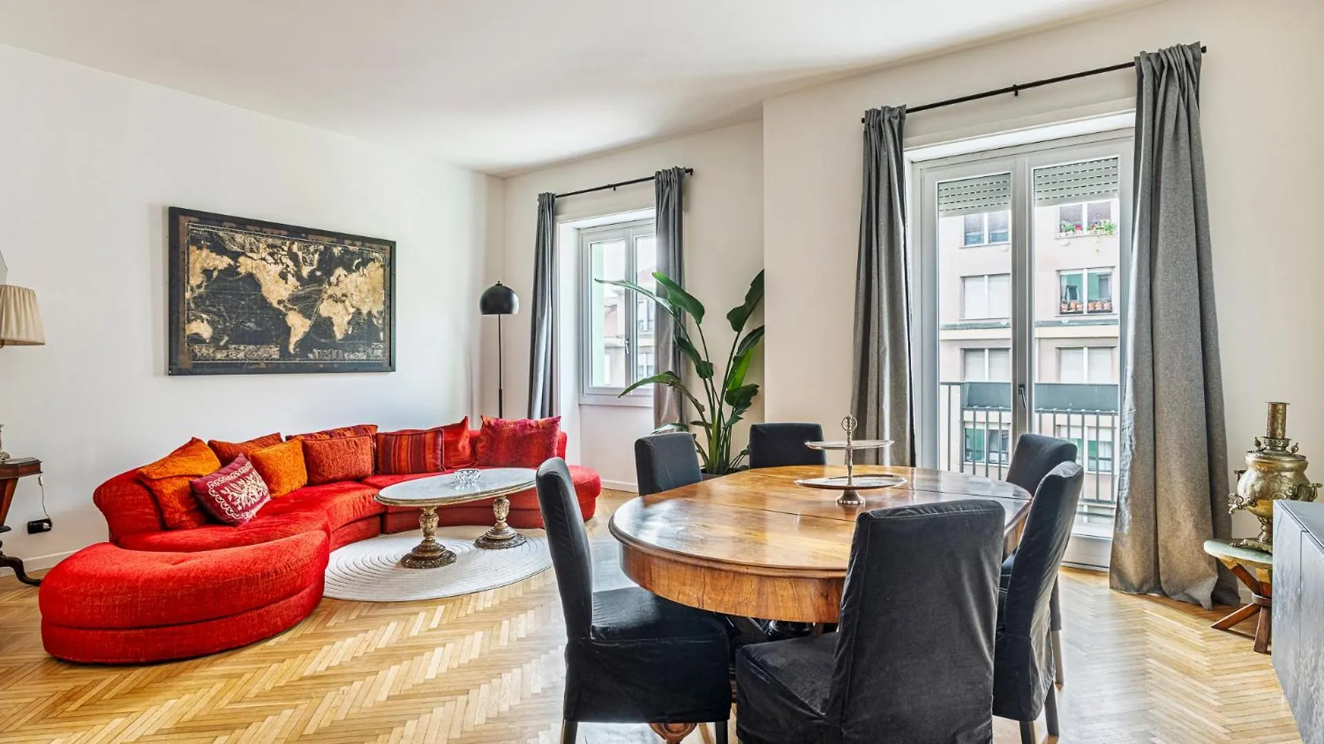 Luxury 4 Bedrooms Apartment In The Center Of Milan