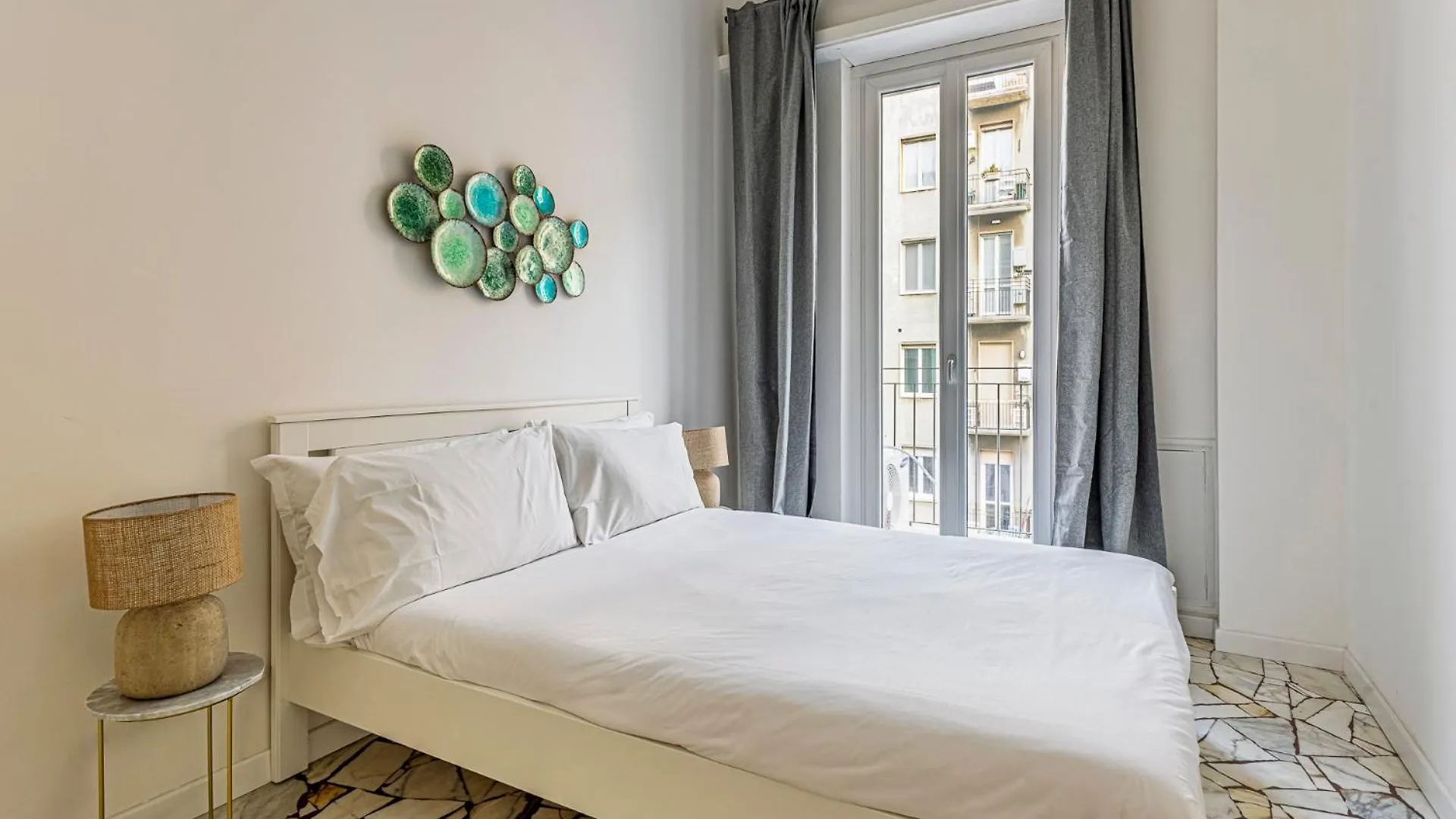 Luxury 4 Bedrooms Apartment In The Center Of Milan